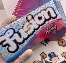 FUSION - SHROOMS CHOCOLATE BARS - 6G PER BAR (0.5G PER PIECE - 12 PIECES PER BAR)